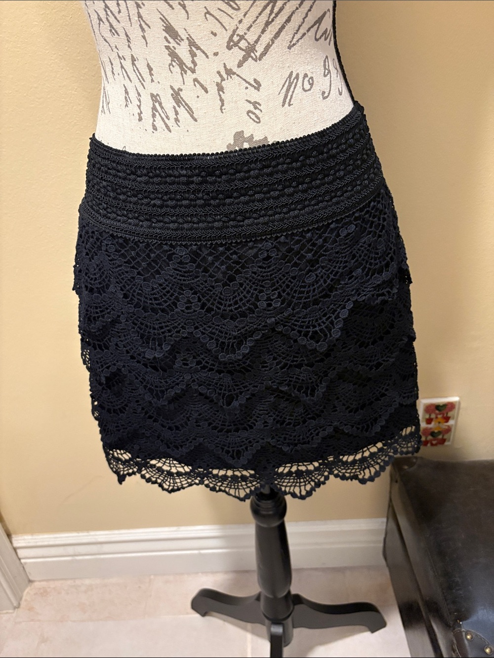 American Rag Cotton Crochet Lined Tiered Lace Stretch waist band Mini Skirt